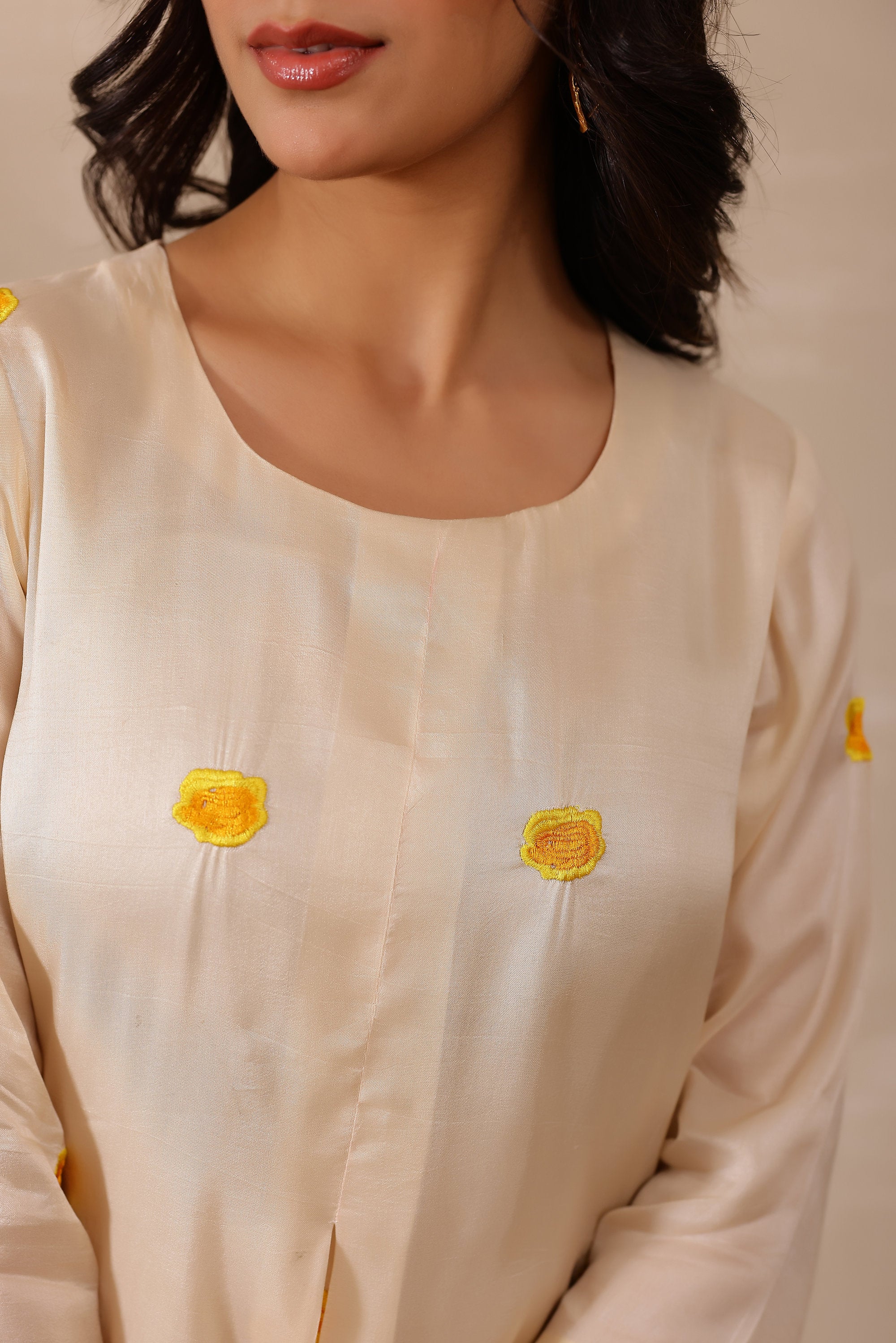 Silk Female Off white Tunic Set