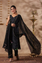 Black Organza Brush Print Stright Kurta Set With Embroidery Duptta Set Of 3