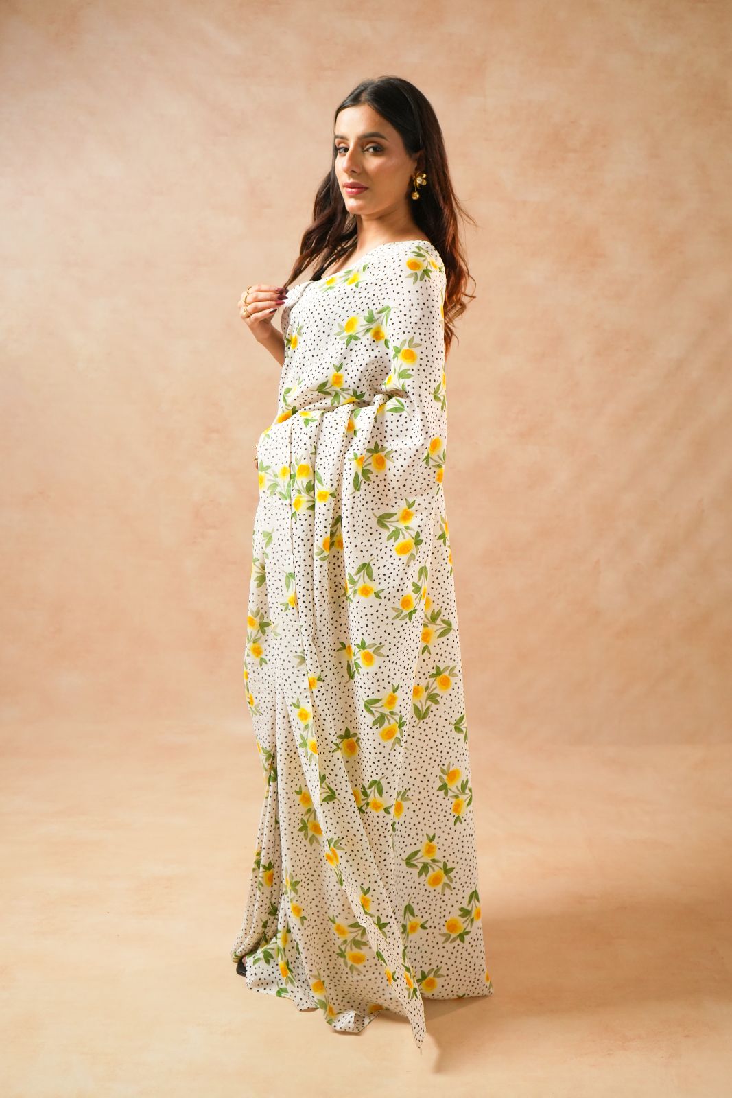 Arekaa White Yellow Floral Flora Dot White Pure Georgette Saree With Floral Print For Womens