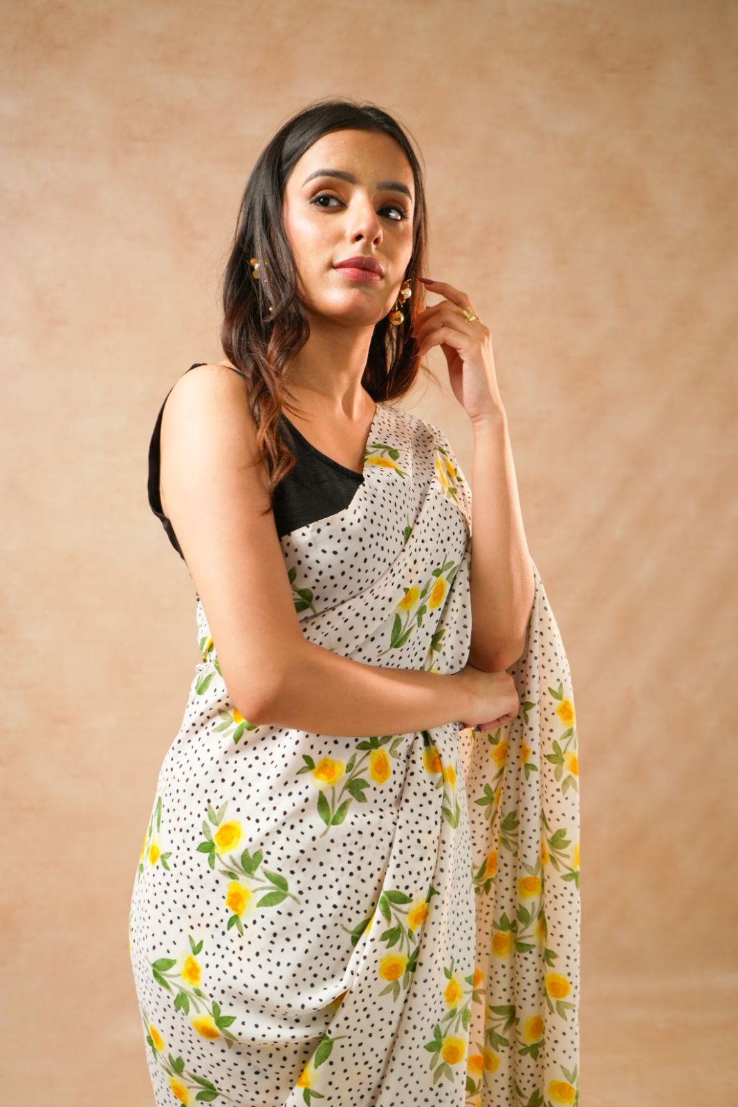 Arekaa White Yellow Floral Flora Dot White Pure Georgette Saree With Floral Print For Womens