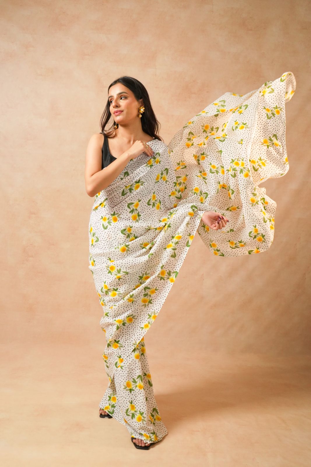 Arekaa White Yellow Floral Flora Dot White Pure Georgette Saree With Floral Print For Womens