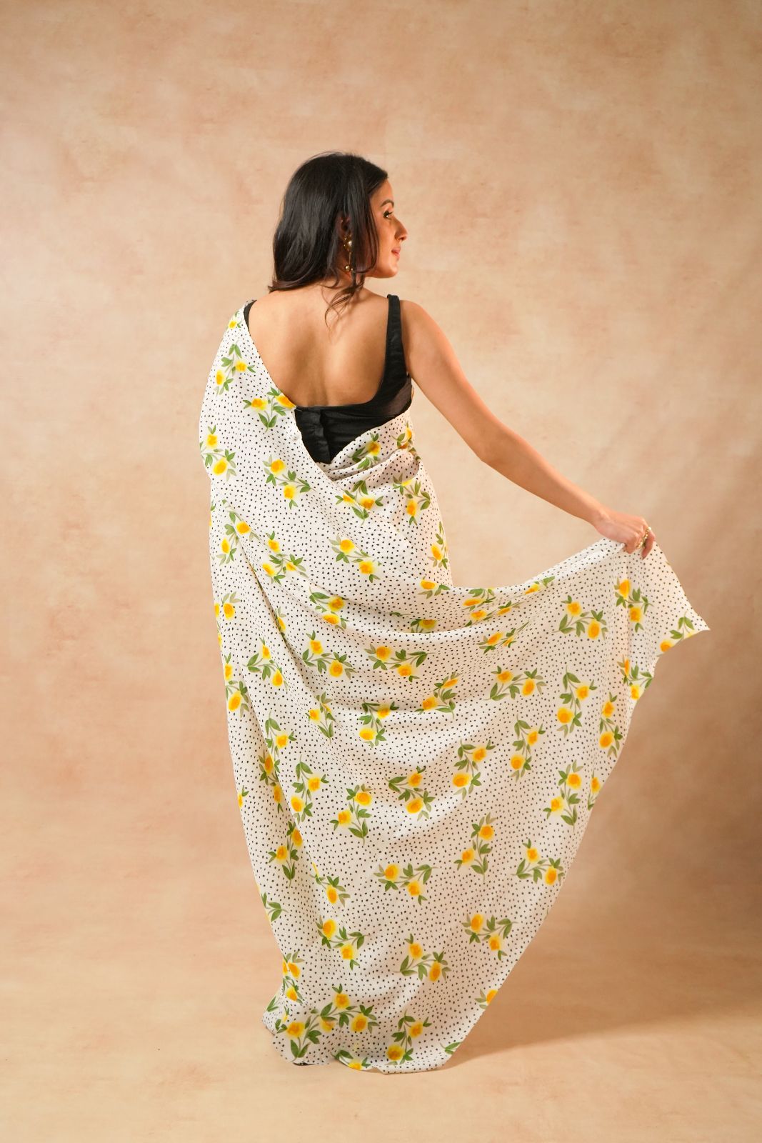 Arekaa White Yellow Floral Flora Dot White Pure Georgette Saree With Floral Print For Womens