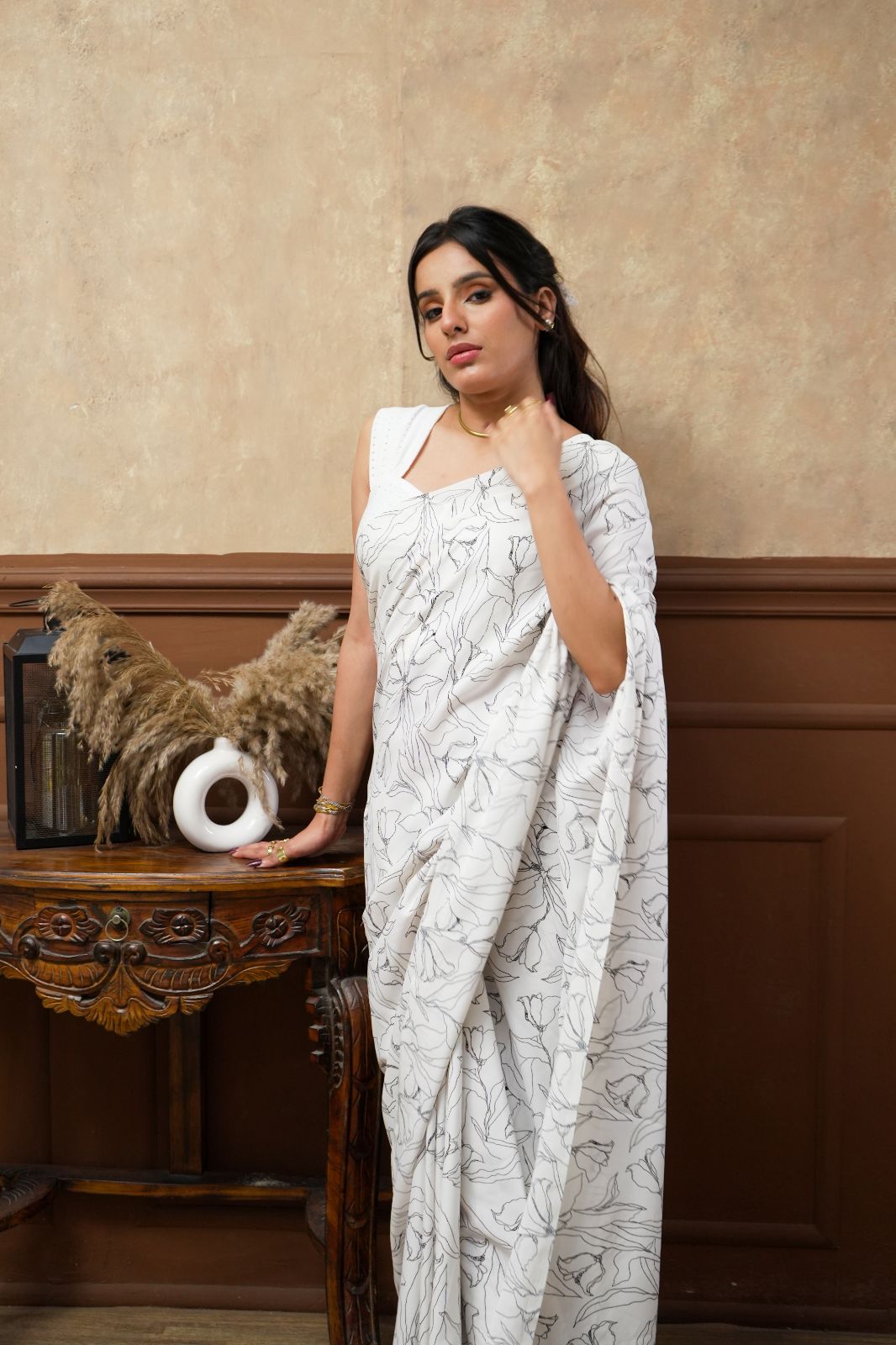 Arekaa White Floral White Tulip Digital Print Georgette Saree For Womens