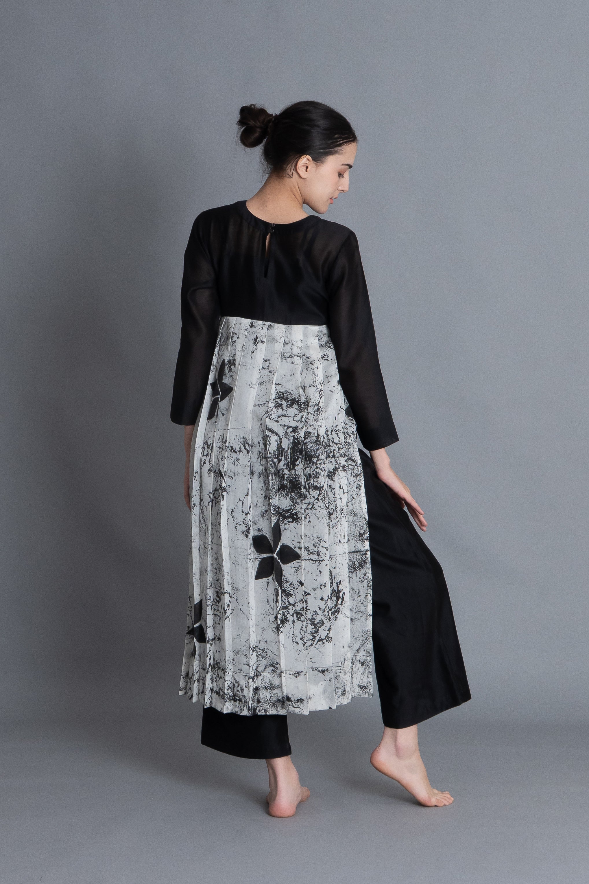 Black Textured Pleated Dress Co-ord