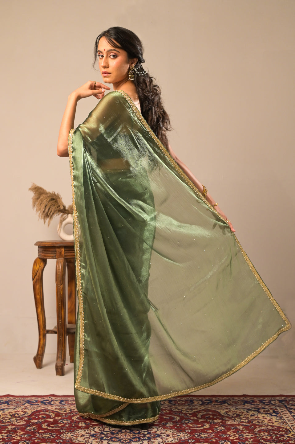 Arekaa Green Gold Emerald Aura Crush Tissue Silk Saree With Golden Border For Womens