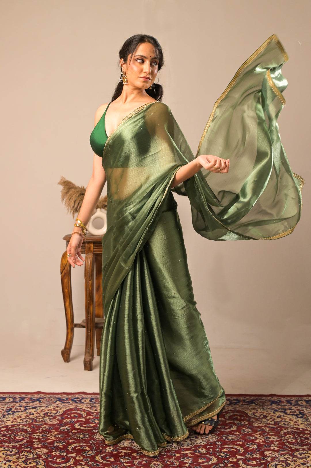 Arekaa Green Gold Emerald Aura Crush Tissue Silk Saree With Golden Border For Womens